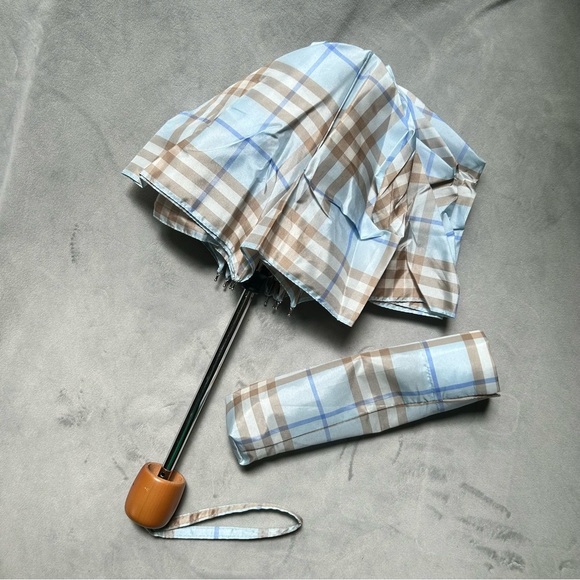 Vintage Burberry blue brown plaid collapsible umbrella wood handle storage bag - Picture 6 of 15